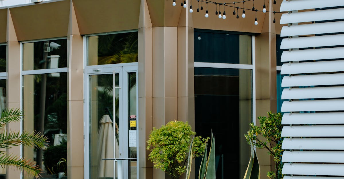 The Benefits of Using Spray Foam Insulation in Garden Offices